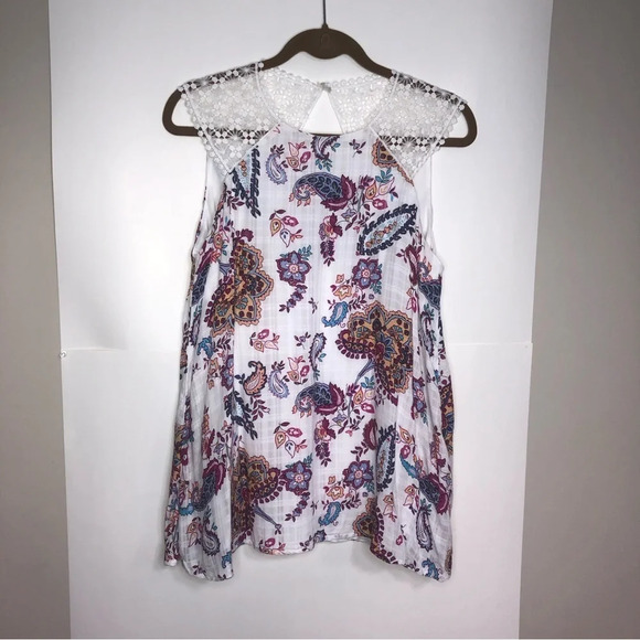 $9 Sale Trixxi Sleeveless Top Floral White Lined Back Cutout Button Embroidered - Picture 2 of 13